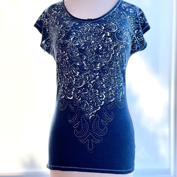 Maurices V-Neck Embellished Graphic Fitted T-Shirt Blue/Silver, Size XS - Picture 2 of 10